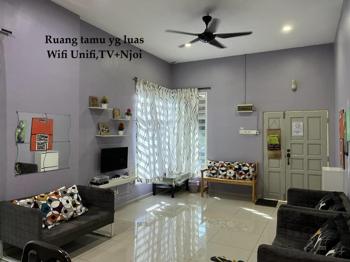 Rumah Armand Ayer Keroh Bandar 4br Fully Aircond Holiday home